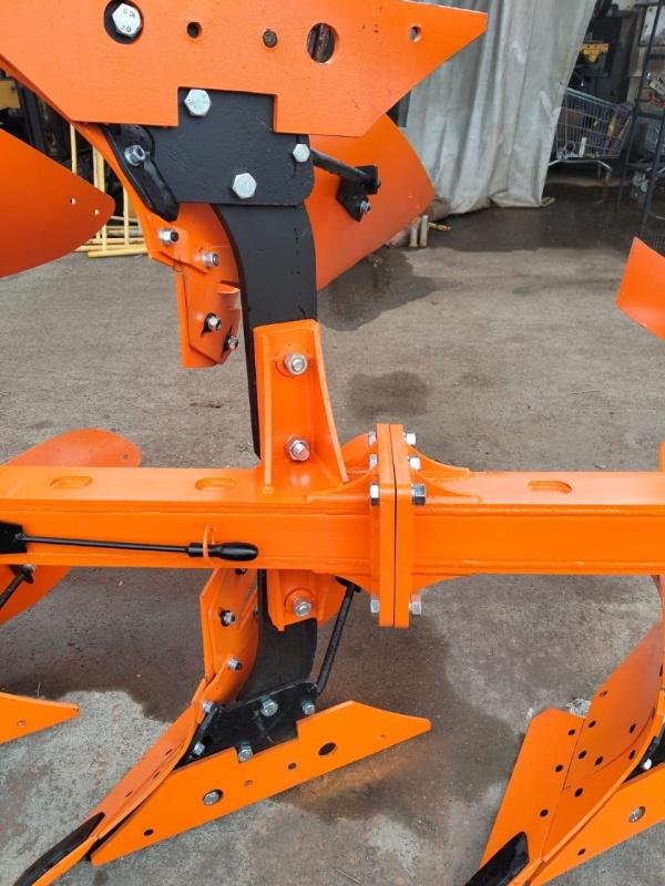 Плуг навесной оборотный 3/35+1 купить в Ростове-на-Дону – «БДН-АгроКубань», 7