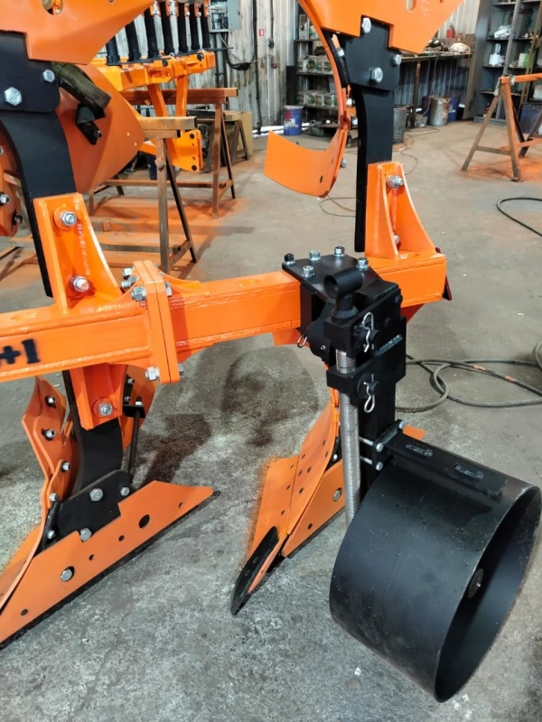 Плуг навесной оборотный 3/35+1 купить в Ростове-на-Дону – «БДН-АгроКубань», 9