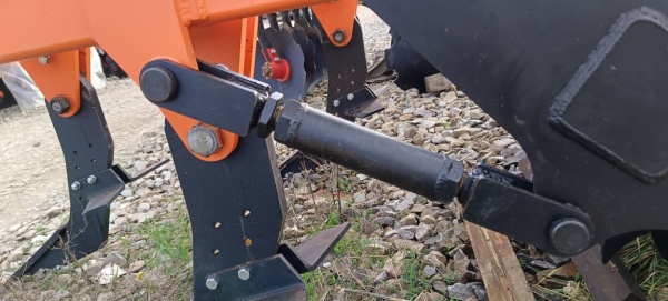 Плуг чизельный ПЧН 1,6 с планчатым катком купить в Ростове-на-Дону – «БДН-АгроКубань», 3