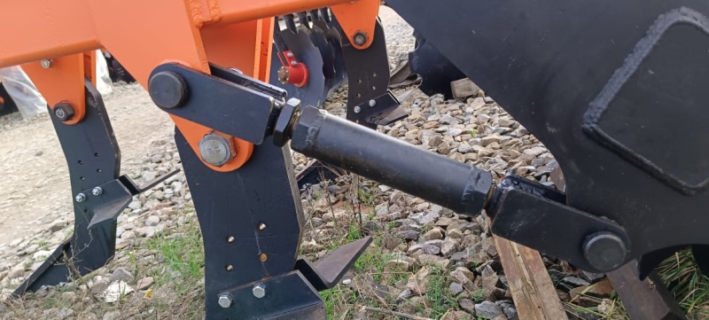 Плуг чизельный ПЧН 1,6 с планчатым катком купить в Ростове-на-Дону – «БДН-АгроКубань», 3