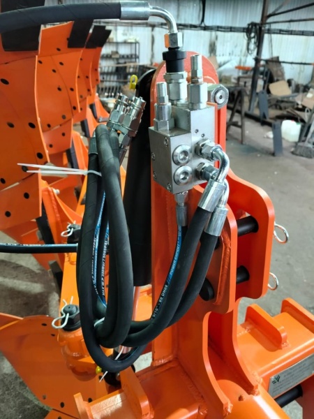 Плуг навесной оборотный 3/35+1 купить в Ростове-на-Дону – «БДН-АгроКубань», 3